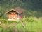 Chal�s lindos e confort�veis na Pousada Floresta do Pico, ao lado do rio e de belas cachoeiras.
